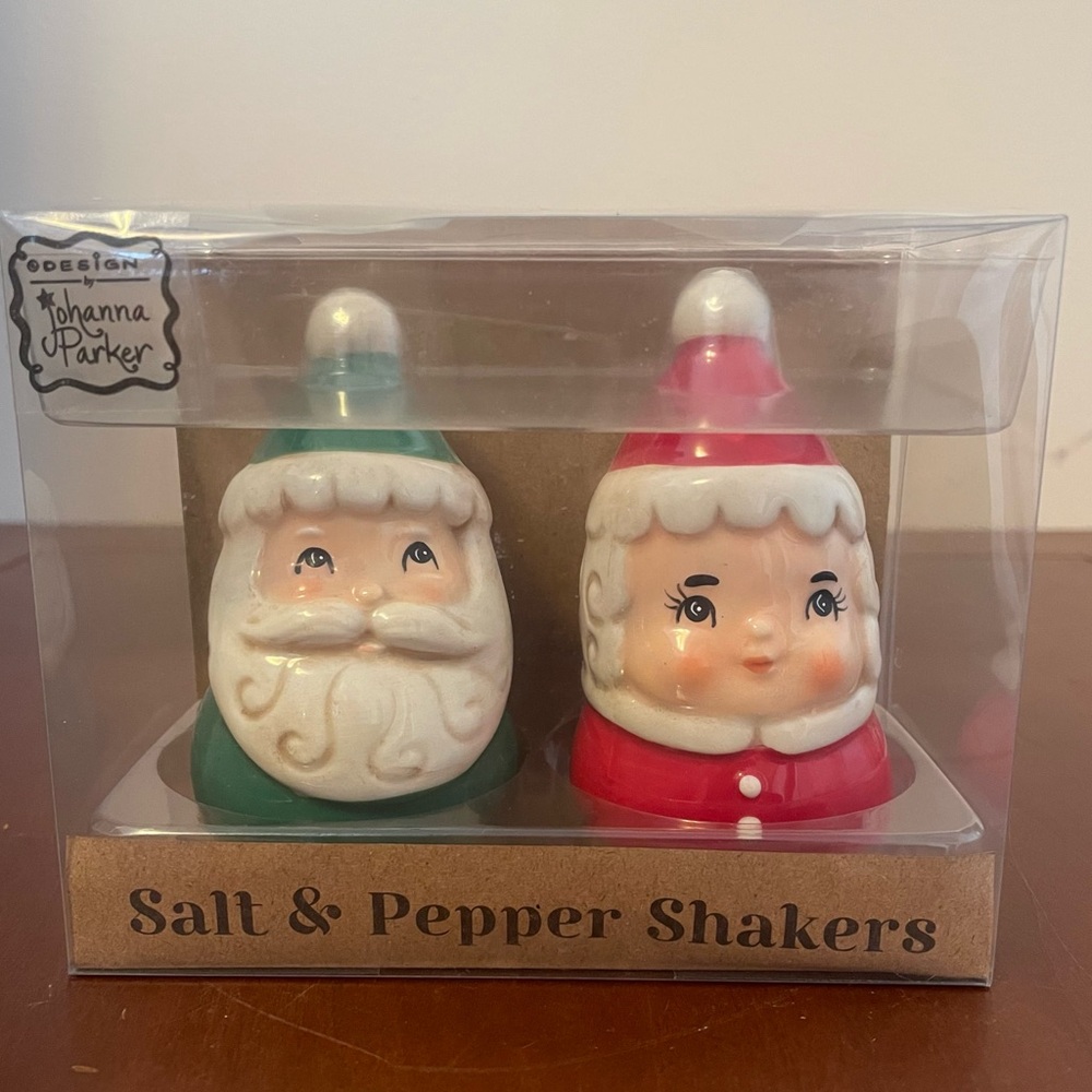 NIB JOHANNA PARKER MR & MRS CLAUS SALT PEPPER SHAKER SET Santa Holiday Christmas